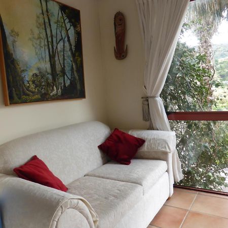 Great Barrier Oasis Lodge Tryphena Экстерьер фото