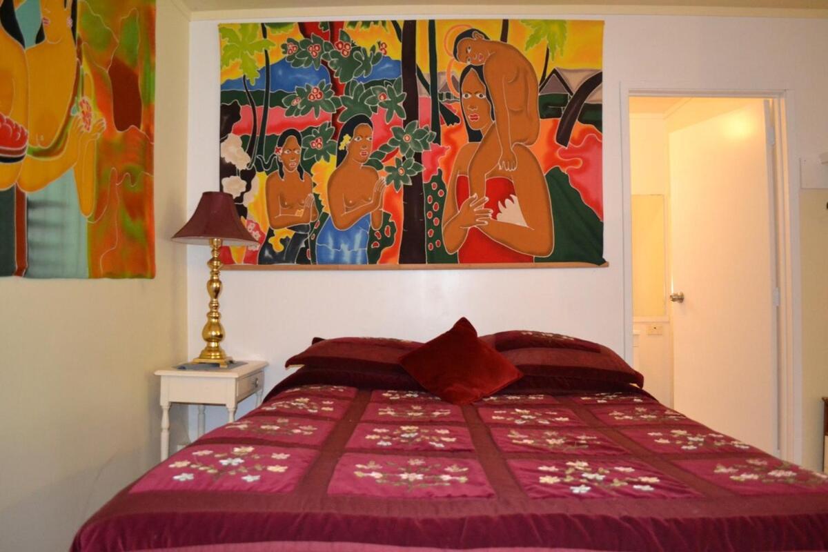 Great Barrier Oasis Lodge Tryphena Экстерьер фото